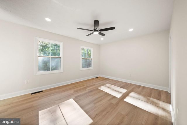 8106 MORNINGSIDE DR, Manassas, VA 20112