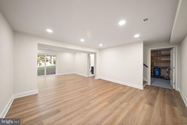 8106 MORNINGSIDE DR, Manassas, VA 20112