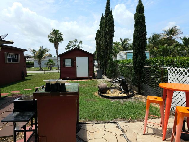 637 Dogwood Road, West Palm Beach, FL 33409