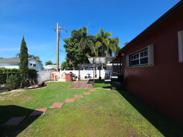 637 Dogwood Road, West Palm Beach, FL 33409