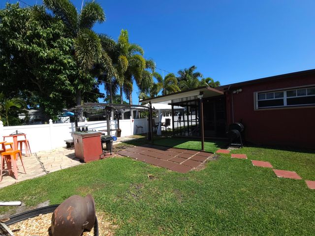 637 Dogwood Road, West Palm Beach, FL 33409
