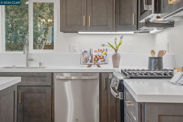 3017 Madeline St, Oakland, CA 94602
