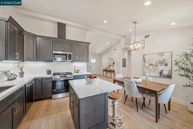 3017 Madeline St, Oakland, CA 94602