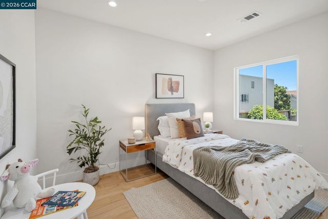 3017 Madeline St, Oakland, CA 94602
