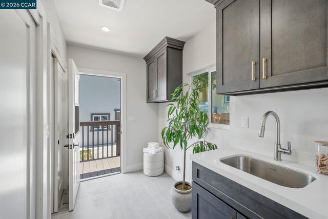 3017 Madeline St, Oakland, CA 94602