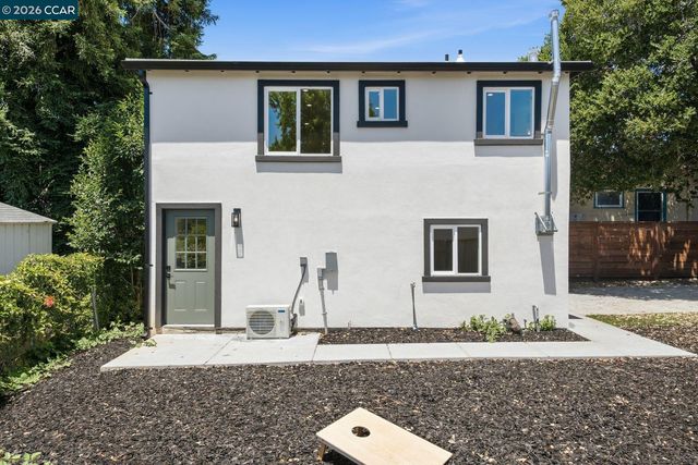 3017 Madeline St, Oakland, CA 94602