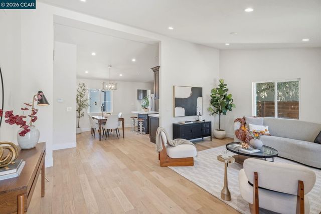 3017 Madeline St, Oakland, CA 94602