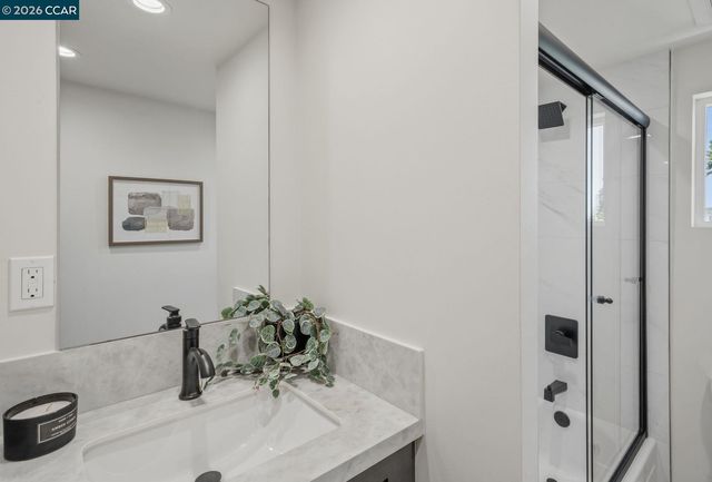3017 Madeline St, Oakland, CA 94602
