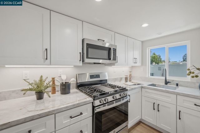 3017 Madeline St, Oakland, CA 94602