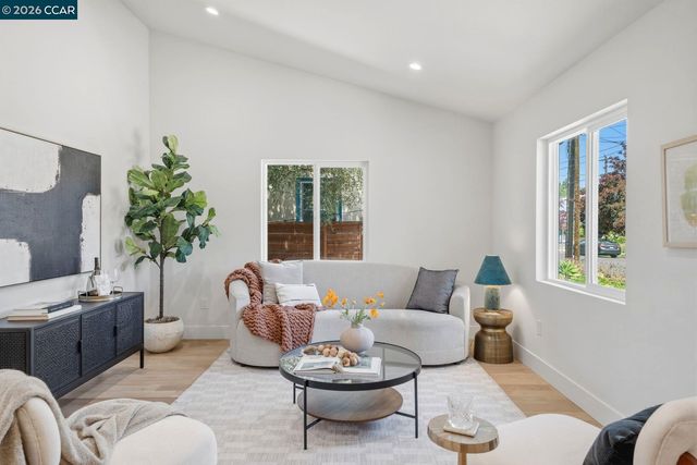3017 Madeline St, Oakland, CA 94602
