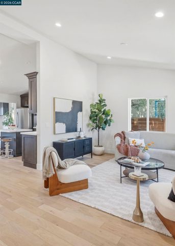 3017 Madeline St, Oakland, CA 94602