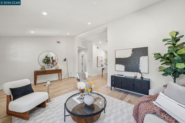 3017 Madeline St, Oakland, CA 94602