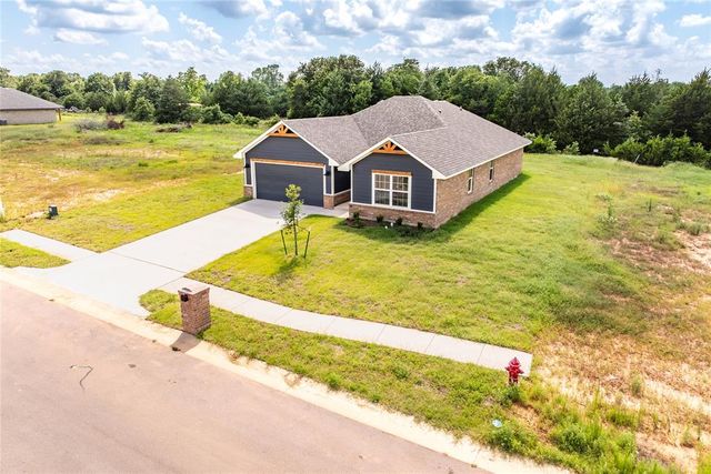 4656 Lincoln Landing, Harrah, OK 73045