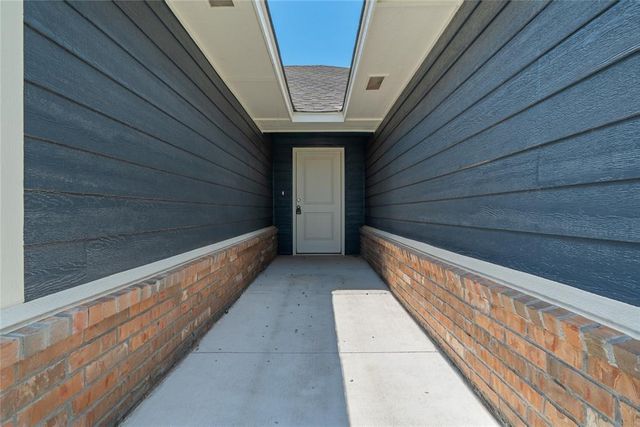4656 Lincoln Landing, Harrah, OK 73045