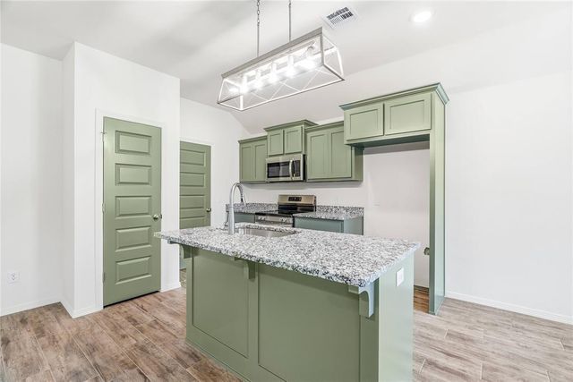 4656 Lincoln Landing, Harrah, OK 73045