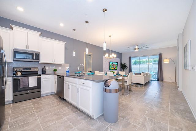 8899 CABOT CLIFFS DRIVE 102, Davenport, FL 33896