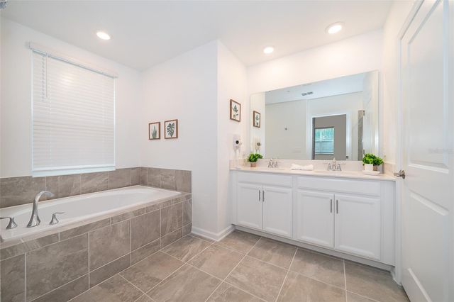 8899 CABOT CLIFFS DRIVE 102, Davenport, FL 33896