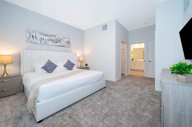 8899 CABOT CLIFFS DRIVE 102, Davenport, FL 33896