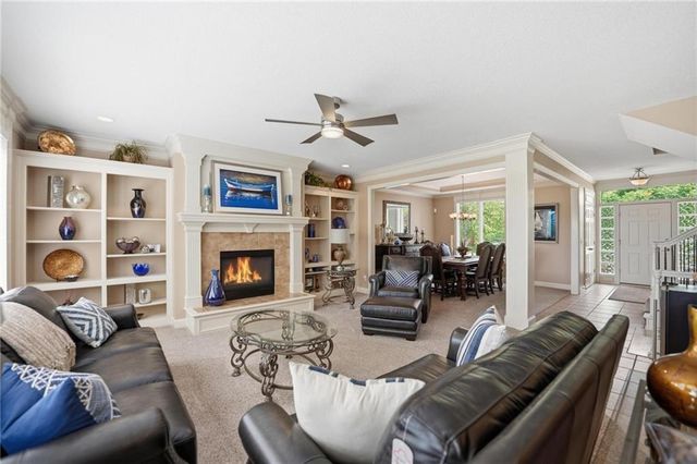 20733 W 92nd Street, Lenexa, KS 66220