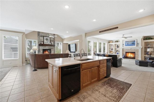 20733 W 92nd Street, Lenexa, KS 66220