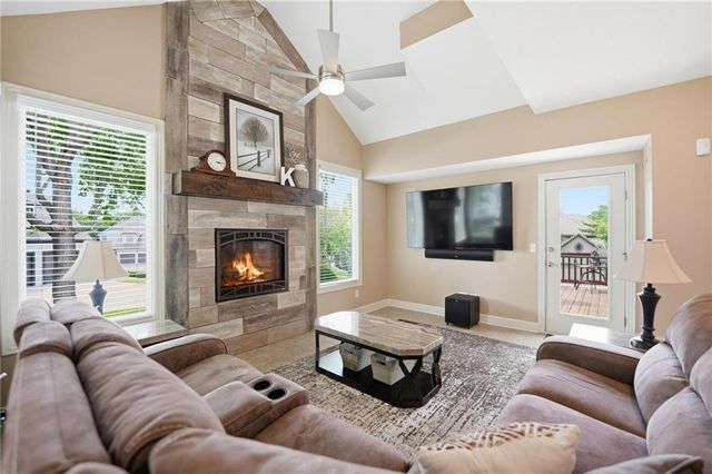 20733 W 92nd Street, Lenexa, KS 66220