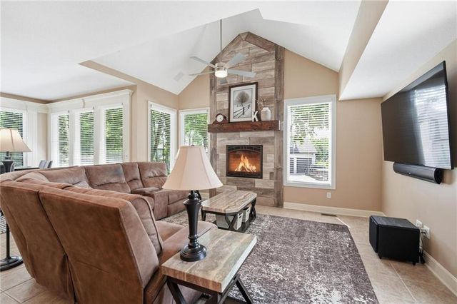 20733 W 92nd Street, Lenexa, KS 66220