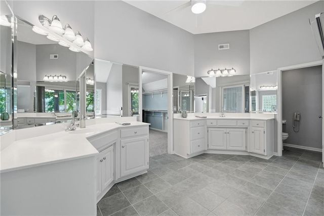 20733 W 92nd Street, Lenexa, KS 66220