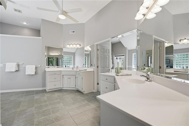 20733 W 92nd Street, Lenexa, KS 66220