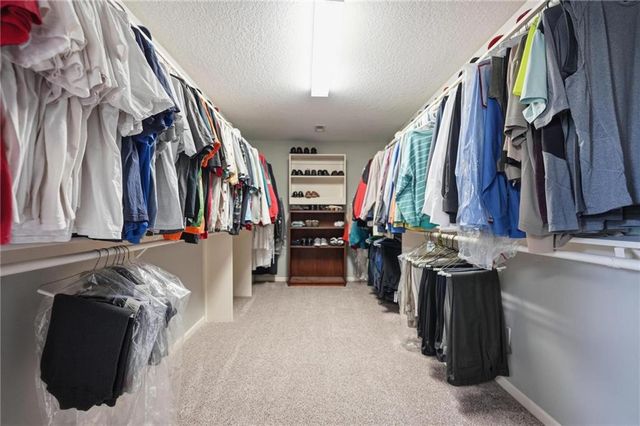 20733 W 92nd Street, Lenexa, KS 66220
