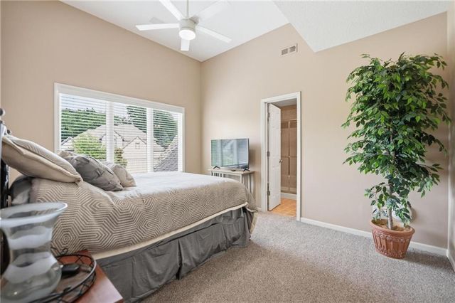 20733 W 92nd Street, Lenexa, KS 66220