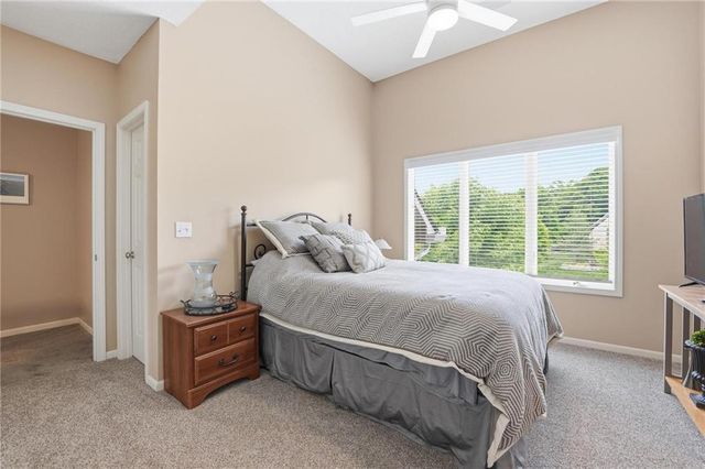 20733 W 92nd Street, Lenexa, KS 66220