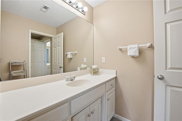 20733 W 92nd Street, Lenexa, KS 66220
