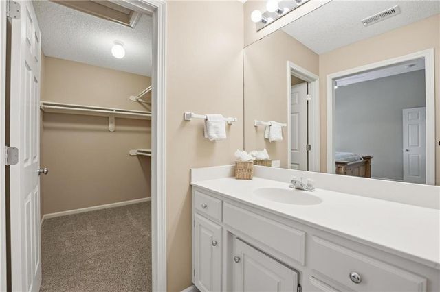20733 W 92nd Street, Lenexa, KS 66220