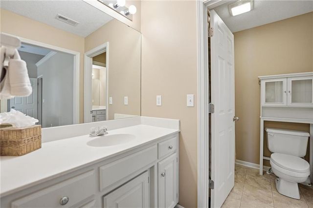 20733 W 92nd Street, Lenexa, KS 66220