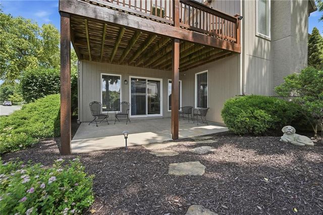 20733 W 92nd Street, Lenexa, KS 66220