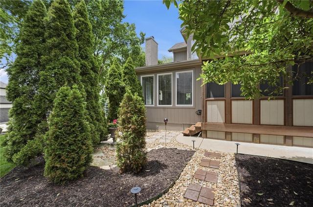 20733 W 92nd Street, Lenexa, KS 66220
