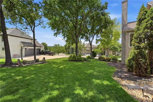 20733 W 92nd Street, Lenexa, KS 66220