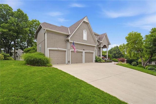 20733 W 92nd Street, Lenexa, KS 66220