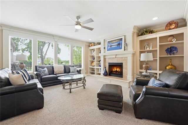 20733 W 92nd Street, Lenexa, KS 66220