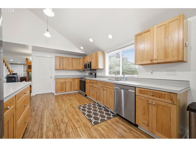 10208 Ne 212TH Ave, Vancouver, WA 98682