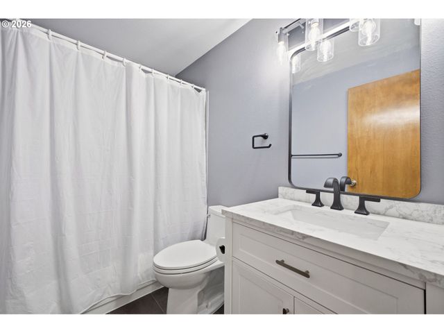 10208 Ne 212TH Ave, Vancouver, WA 98682