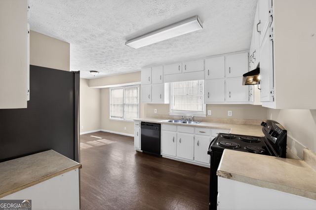 270 Fairfield Drive, Ellenwood, GA 30294