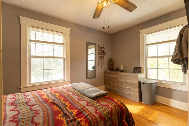 215 W TERRILL RD, Moberly, MO 65270