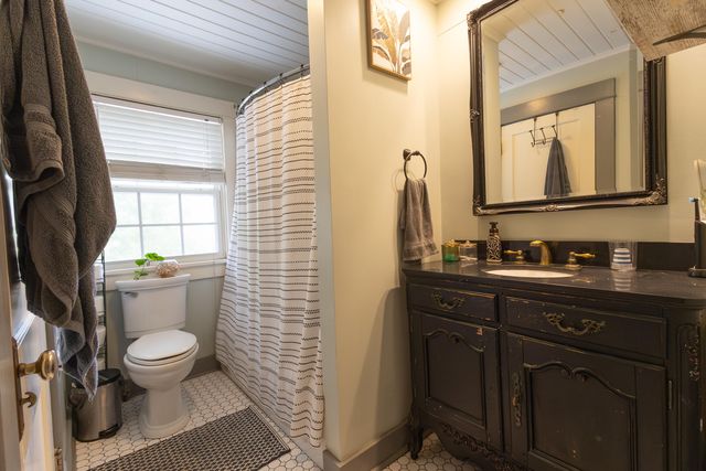 215 W TERRILL RD, Moberly, MO 65270