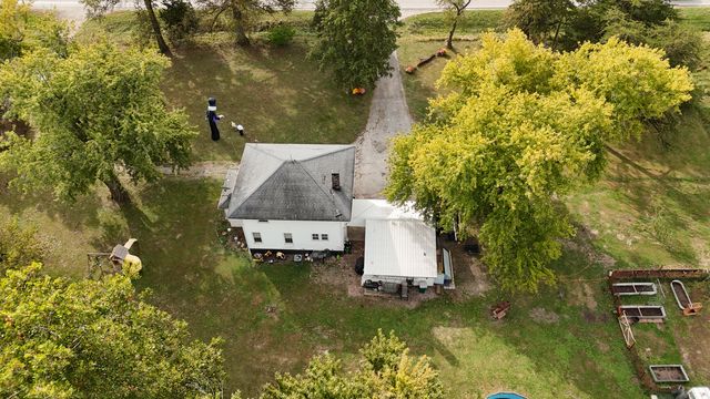 215 W TERRILL RD, Moberly, MO 65270