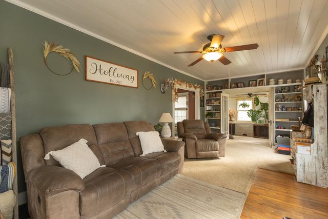 215 W TERRILL RD, Moberly, MO 65270