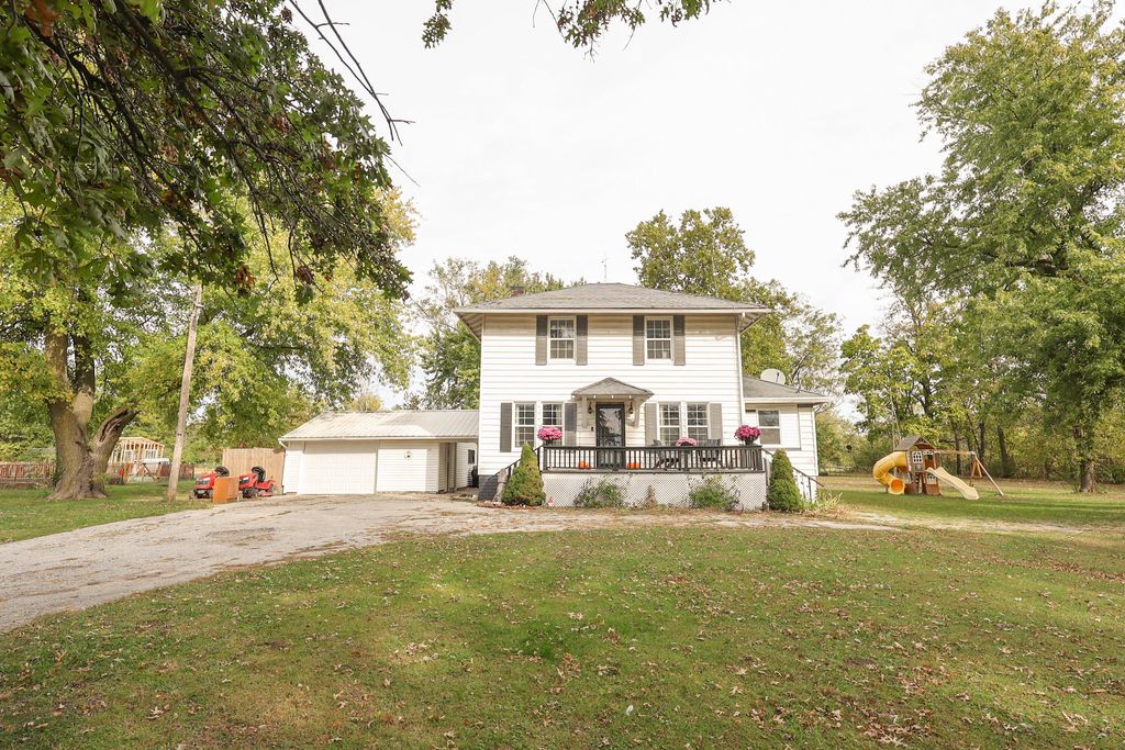 215 W TERRILL RD, Moberly, MO 65270