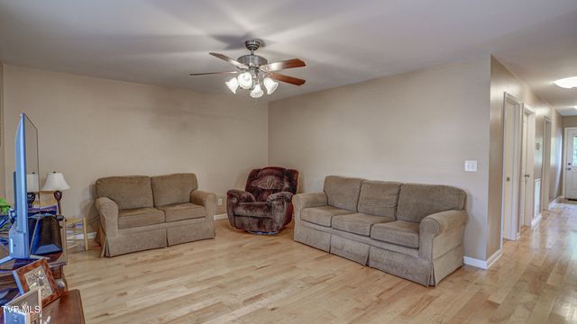 1626 Highway 91 Apt 2, Elizabethton, TN 37643