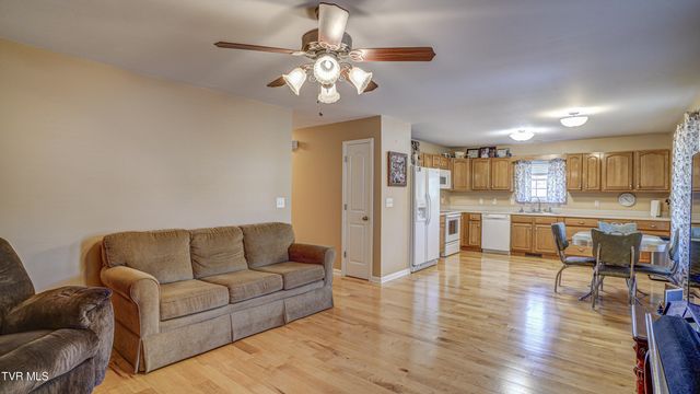 1626 Highway 91 Apt 2, Elizabethton, TN 37643