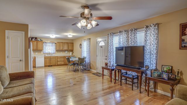 1626 Highway 91 Apt 2, Elizabethton, TN 37643